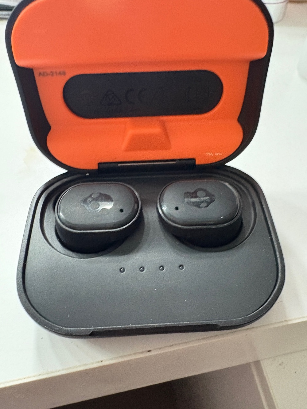 Mismatch: Earbuds - Picture 10 of 10